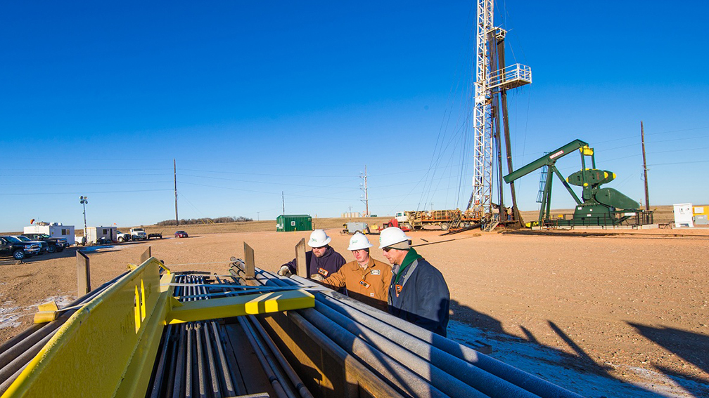 Hess mobile workover trailers at worksites keep operations on schedule.